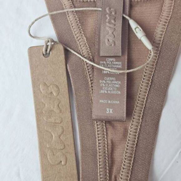 SKIMS PANTY NWT - Picture 7 of 9